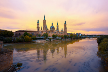 Atardece en la Basílica del Pilar