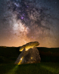 Via-Lactea-sobre-el-dolmen-de-Sorginetxe